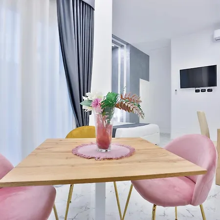 Hotiday Room Collection - Napoli Sant'Arcangelo-3